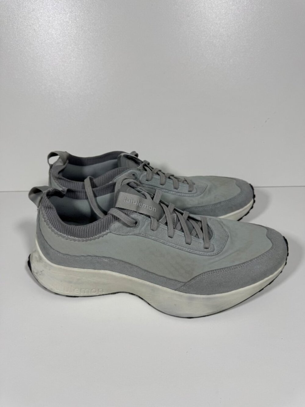 Lululemon CrossCity Sneaker Grey Mens 12 / EU 46 Athleisure Casual Walking Shoes